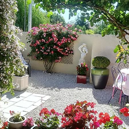 Mas De La Coucourde Bed and Breakfast Paluds de Noves Buitenkant foto