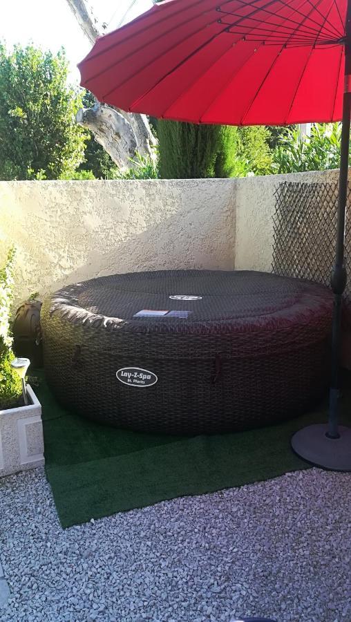 Mas De La Coucourde Bed and Breakfast Paluds de Noves Buitenkant foto