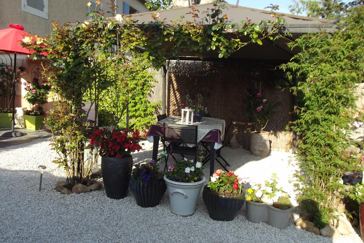 Mas De La Coucourde Bed and Breakfast Paluds de Noves Buitenkant foto